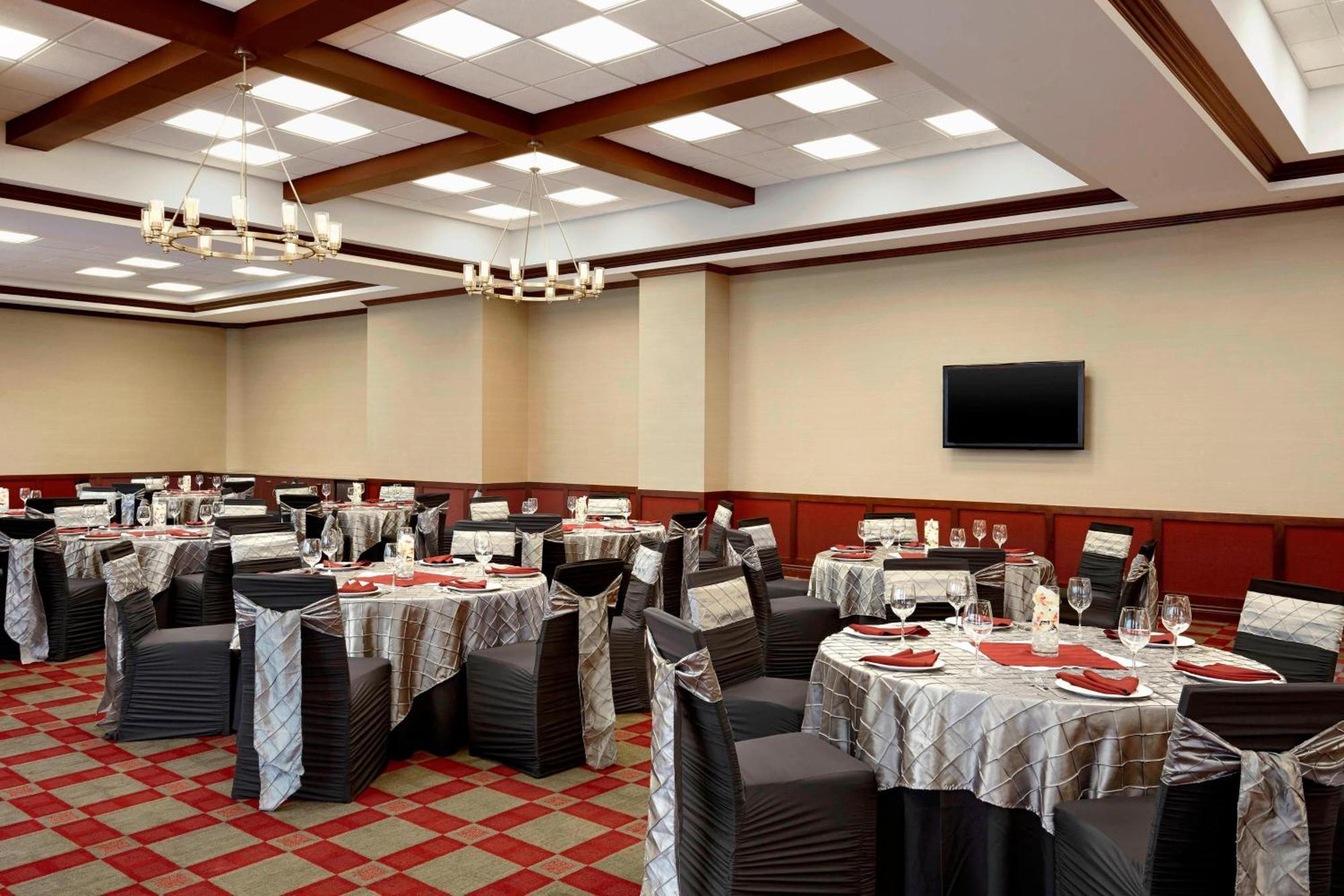 โฟร์ พอยต์ส บาย เชอราตัน คาลแกรี แอร์พอร์ต Hotel คาลการี ภายนอก รูปภาพ